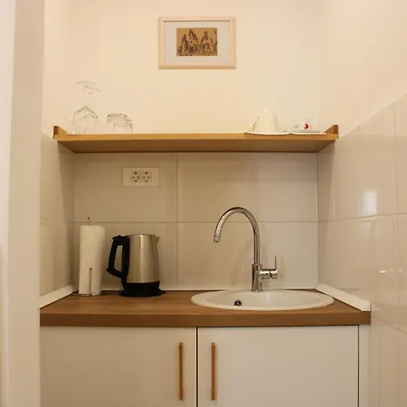 G House Affittacamere 4*