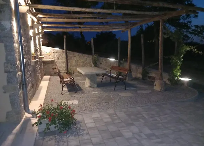 G House 4* Dutovlje